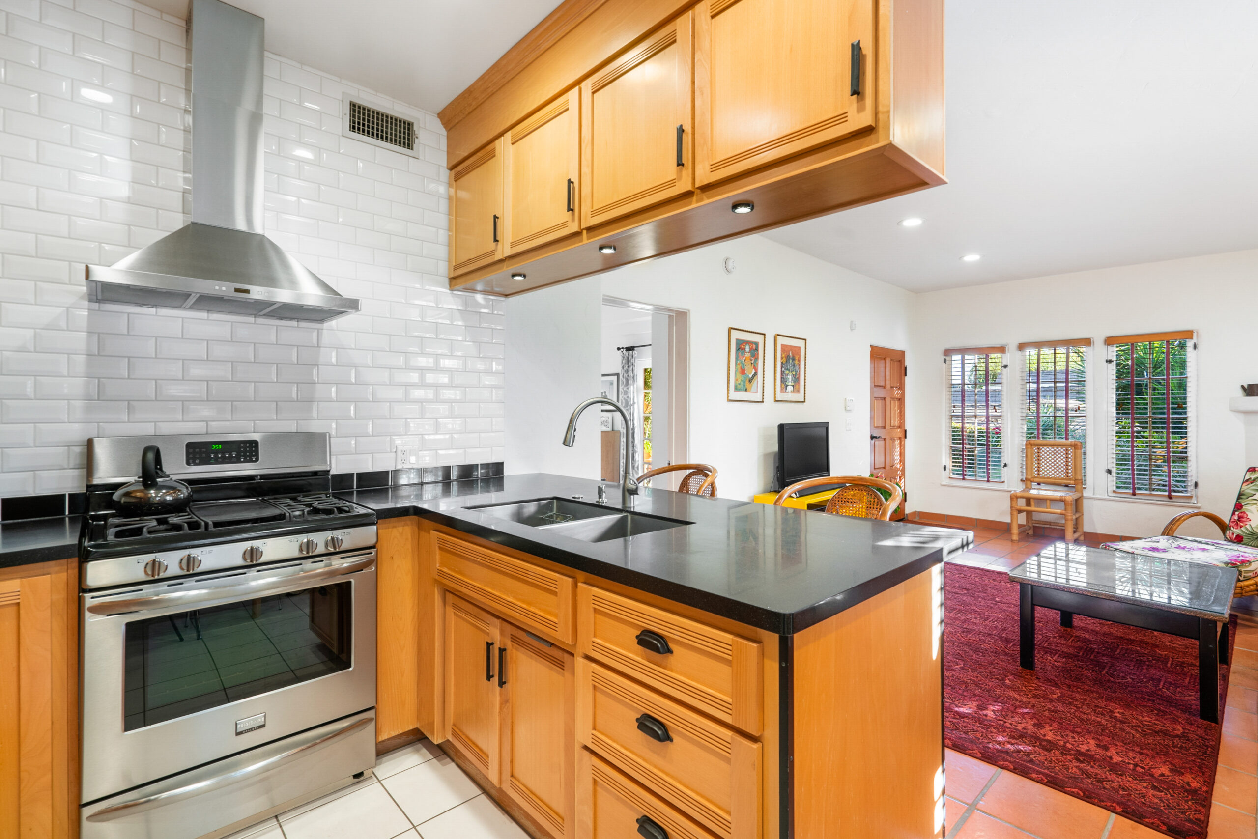 1939 Gramercy Pl-37